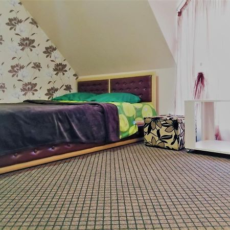 Beregynya Motel Yuzhnoukrainsk ภายนอก รูปภาพ