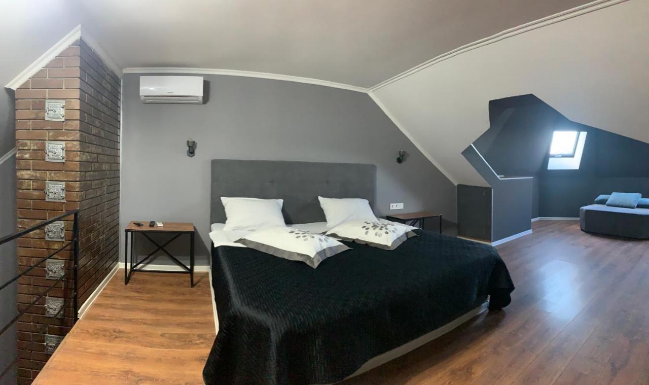 Beregynya Motel Yuzhnoukrainsk ภายนอก รูปภาพ