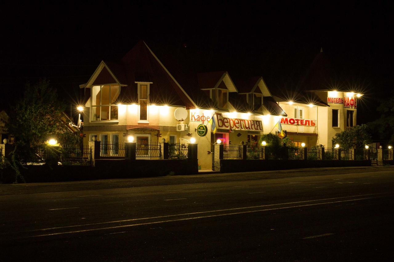 Beregynya Motel Yuzhnoukrainsk ภายนอก รูปภาพ
