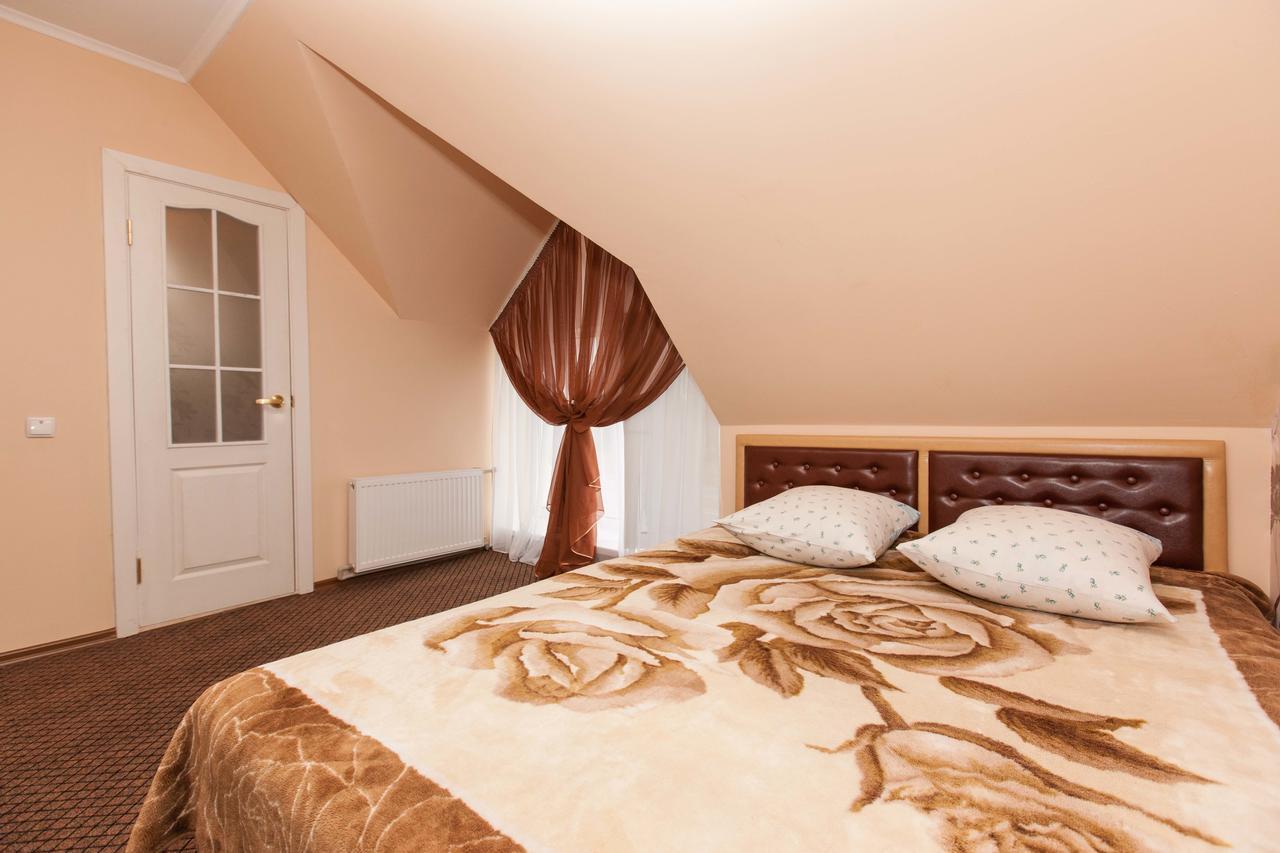 Beregynya Motel Yuzhnoukrainsk ภายนอก รูปภาพ