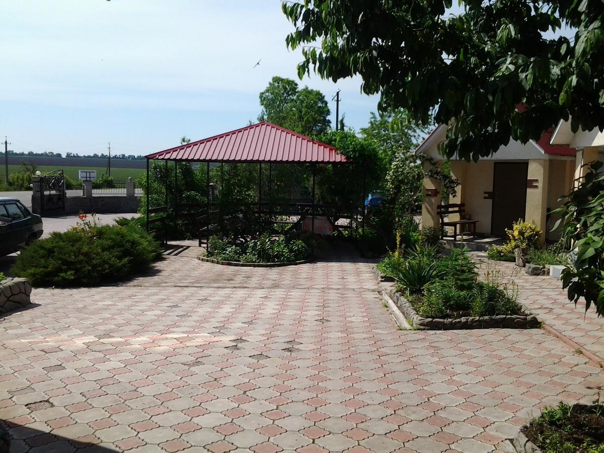 Beregynya Motel Yuzhnoukrainsk ภายนอก รูปภาพ