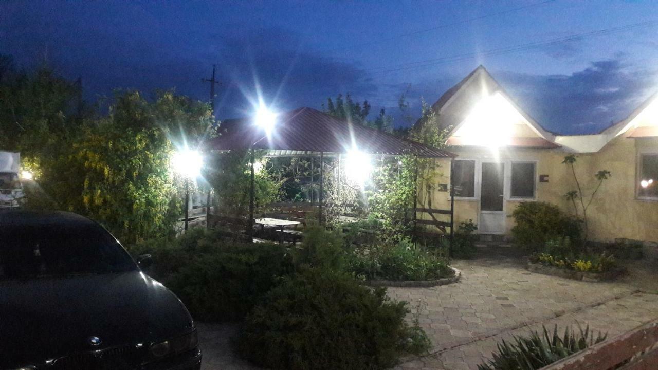 Beregynya Motel Yuzhnoukrainsk ภายนอก รูปภาพ