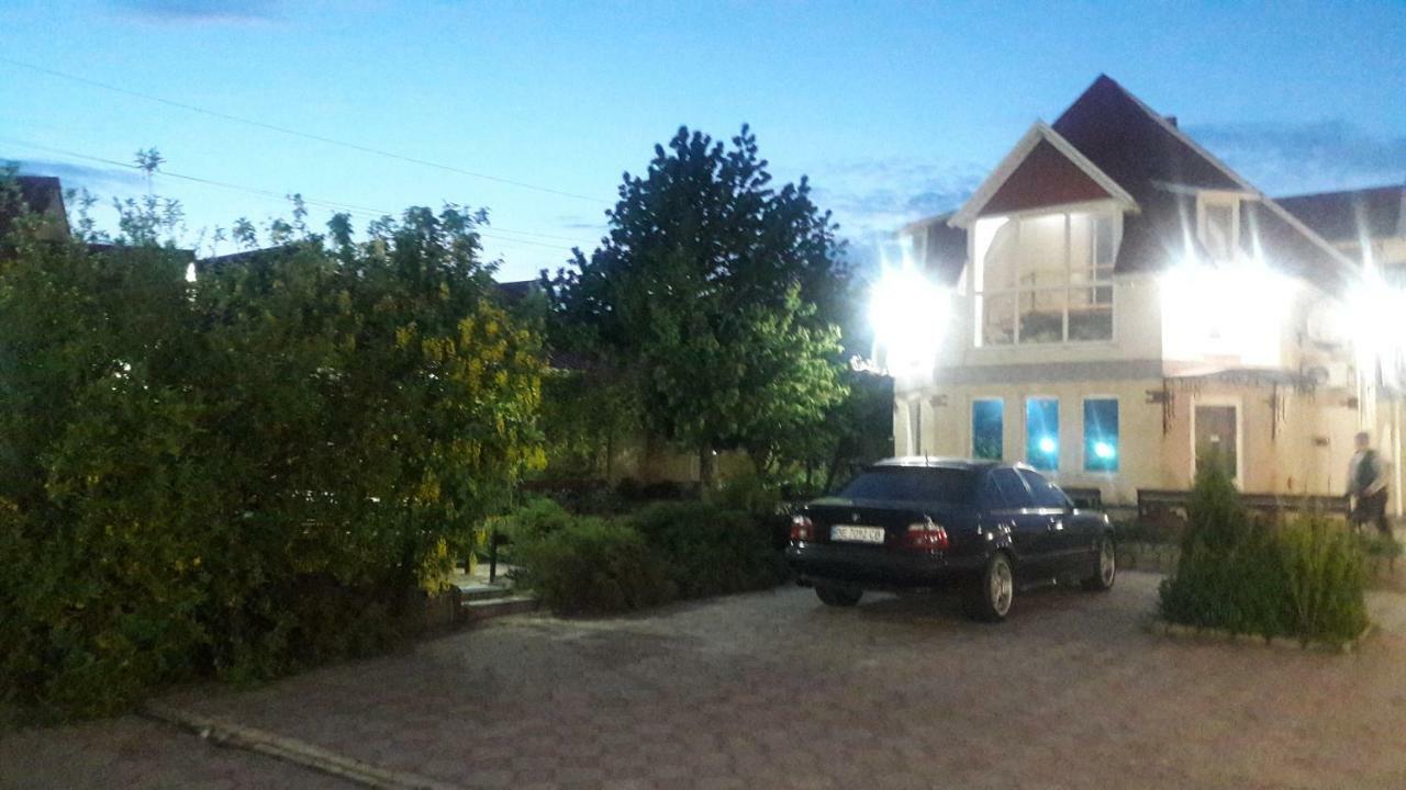Beregynya Motel Yuzhnoukrainsk ภายนอก รูปภาพ
