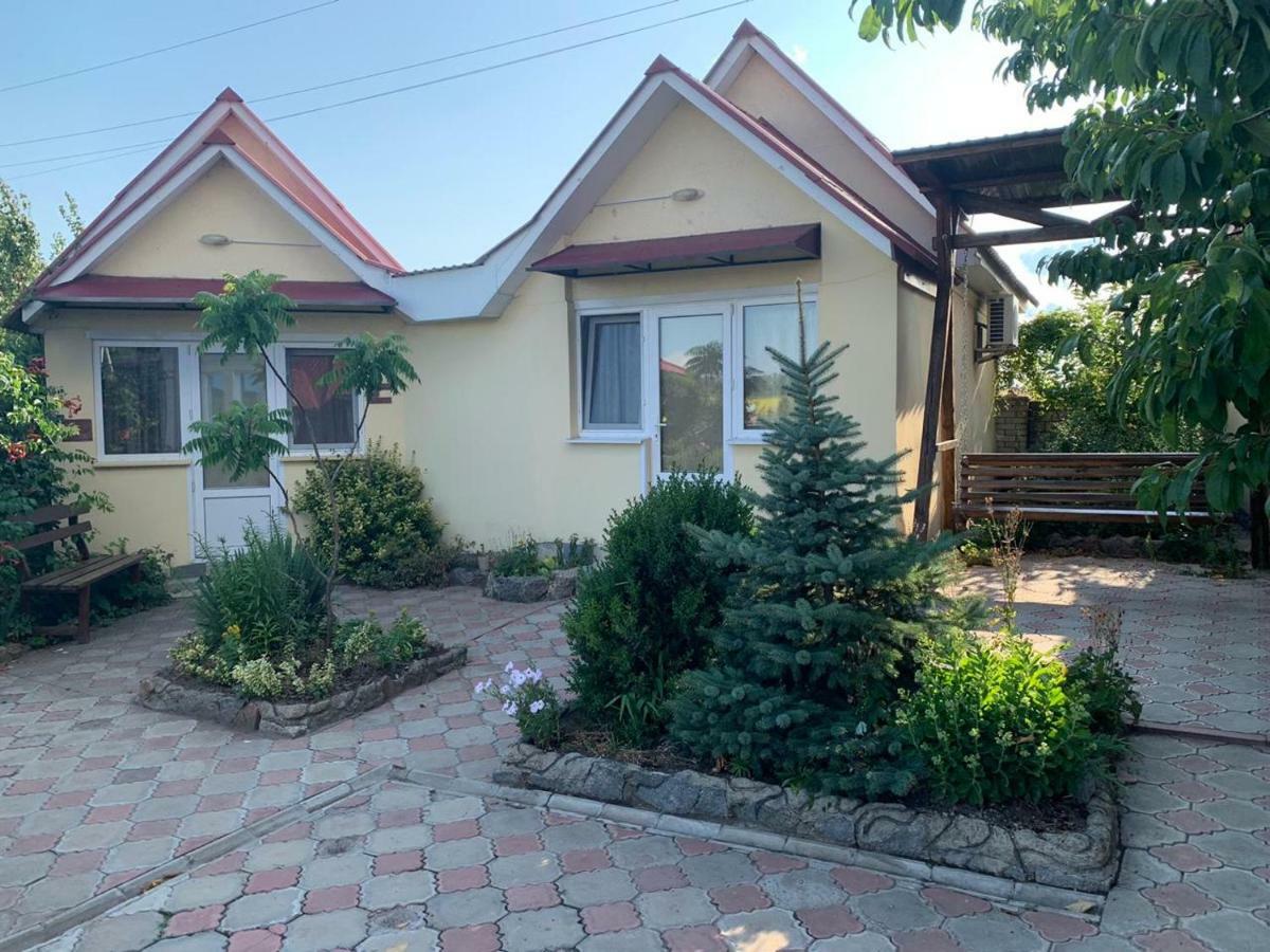 Beregynya Motel Yuzhnoukrainsk ภายนอก รูปภาพ