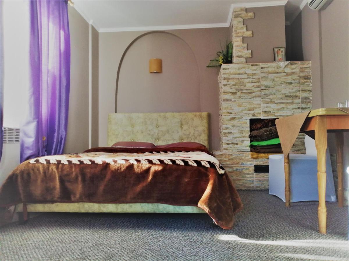 Beregynya Motel Yuzhnoukrainsk ภายนอก รูปภาพ