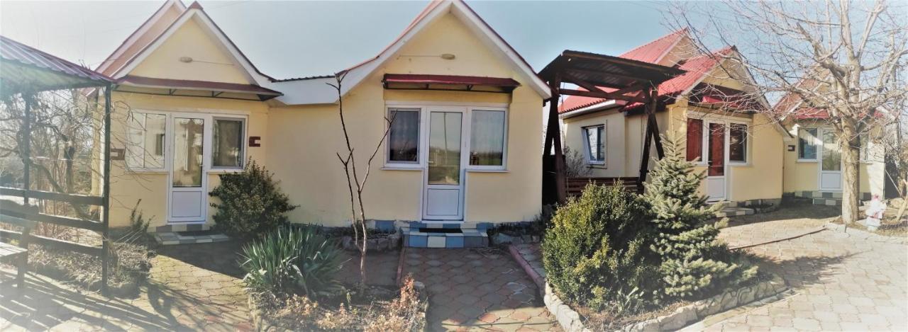 Beregynya Motel Yuzhnoukrainsk ภายนอก รูปภาพ