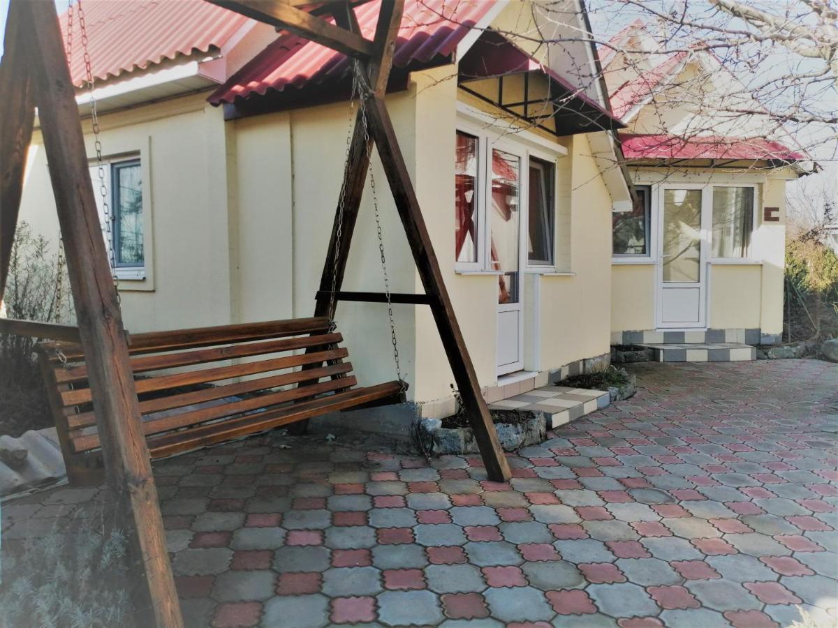 Beregynya Motel Yuzhnoukrainsk ภายนอก รูปภาพ