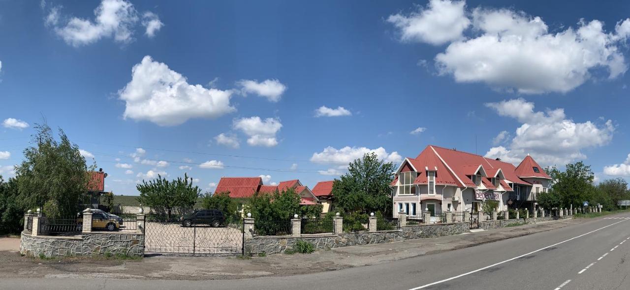 Beregynya Motel Yuzhnoukrainsk ภายนอก รูปภาพ